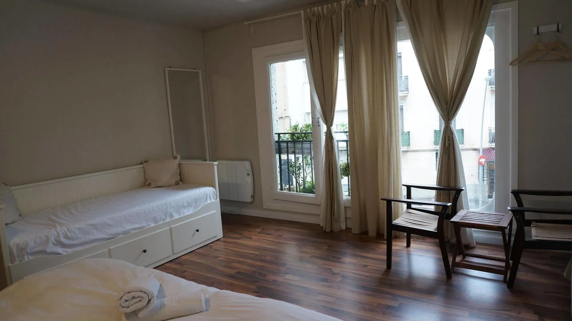 Camino B&B Barcelona Albergue